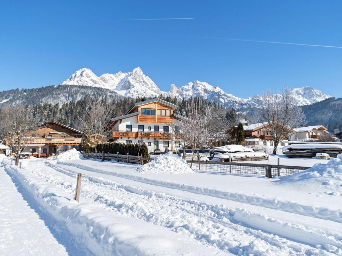 Elegant Apartment In Saalfelden With Balcony Dış mekan fotoğraf